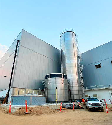 metag-proyectos-industriales-planta-de-pet-reciclaje-silos-de-acero-industria-plástico