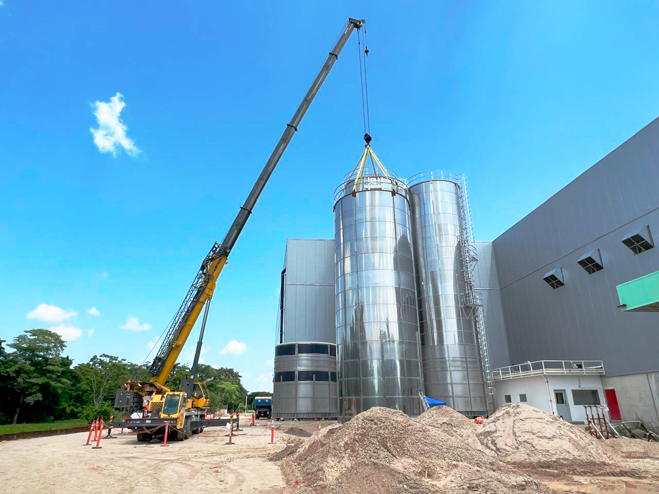 metag-proyectos-industriales-contrucción-y-montaje-de-silos-de-acero-inoxidable-con-sellado-hermético-de-grado-alimenticio-en-tabasco-méxico