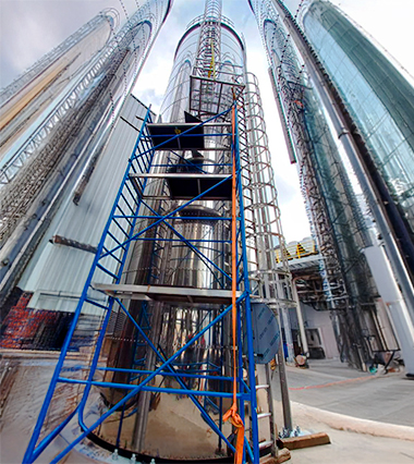 metag-proyectos-industriales-toma-contrapicada-de-montaje-de-silos-en-santiago-de-chile