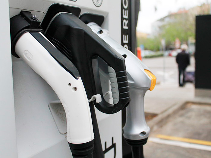 Venta-e-instalacion-de-electrolinera-para-automoviles-electricos-electromovilidad-autos-eléctricos-reducción-del-impacto-ambiental-en-méxico-metag-proyectos-industriales-empresa-mexicana